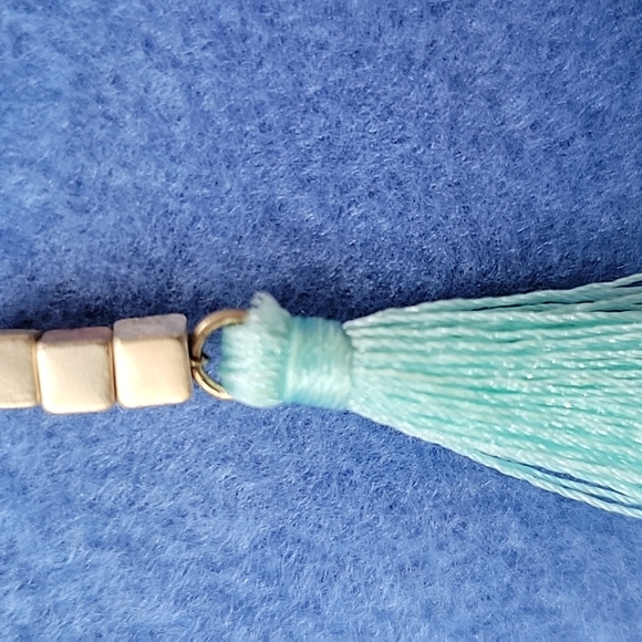 Plunder Tassel Turquoise Colored Earring and Necklace Set - Picture 7 of 7